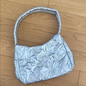 Adidas Elegant Silver Women's Shoulder Bag
